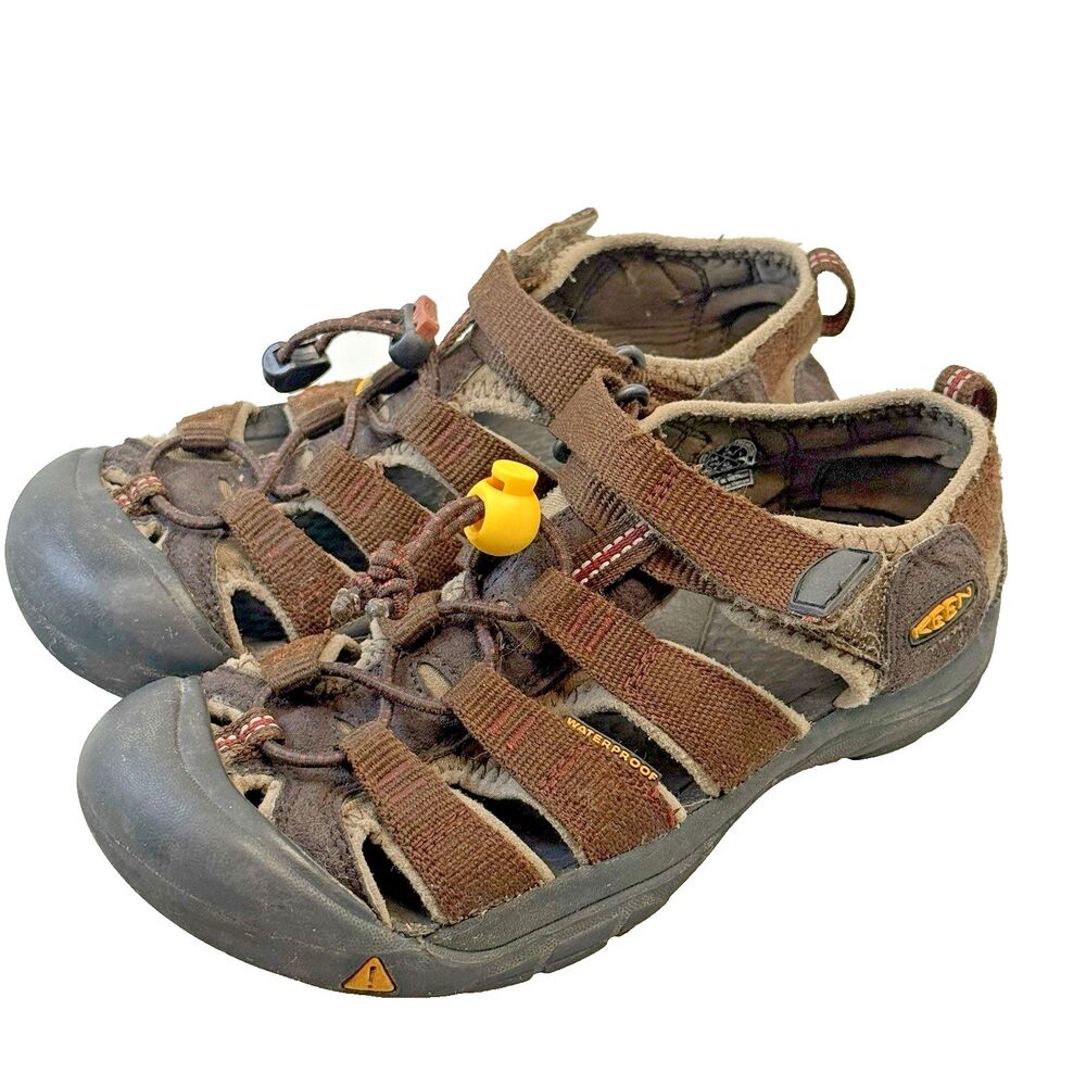 KEEN Newport H2 Brown Waterproof Youth Sport Sandals Size 2 EU 32 GUC